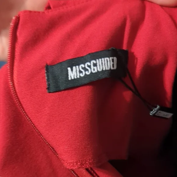 Missguided+ Bold Red Ruffle Mini Dress - Picture 4 of 5